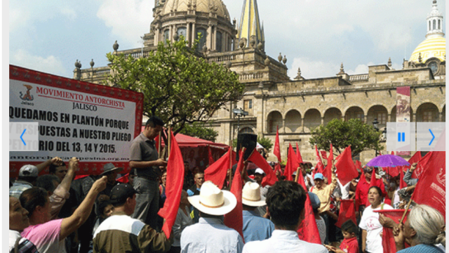 Antorchistas realizan cuarta marcha en Jalisco para respaldar su plantón
