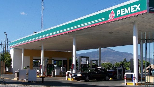 Hacienda cobra más por gasolinas y evita baja de precios