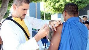 Llama el IMSS a vacunarse contra influenza estacional