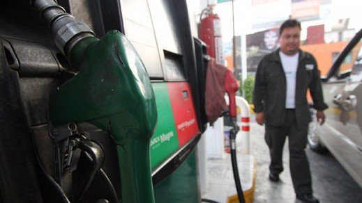 Advierte Hacienda posible aumento a precio de gasolina