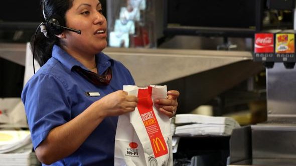 Tras meses de protestas, empleados de McDonald’s obtienen aumento
