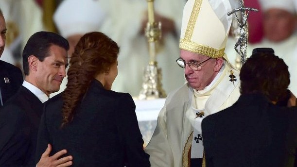 Visita papal: Anomalías e incongruencias