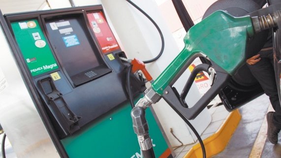 Pemex reanuda abasto de gasolina en seis estados