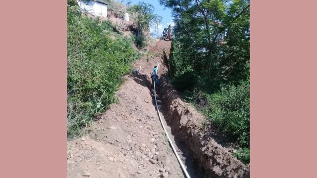 Lleva 85% de avance red de agua potable en colonia de Tlapa