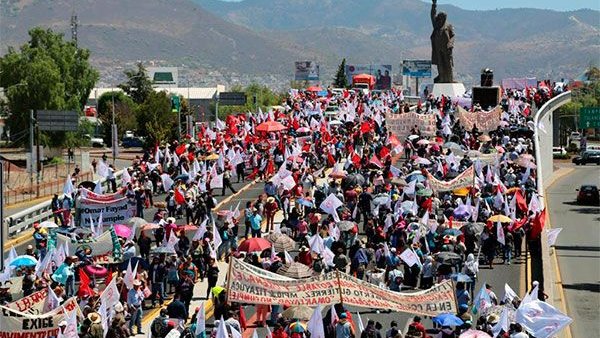 Pese a la feroz represión de Fayad, marchan miles en Pachuca 