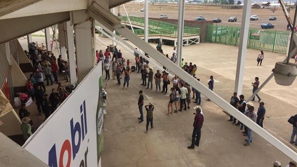 Escala violencia contra los ampayers; intentan lincharlos en Madera