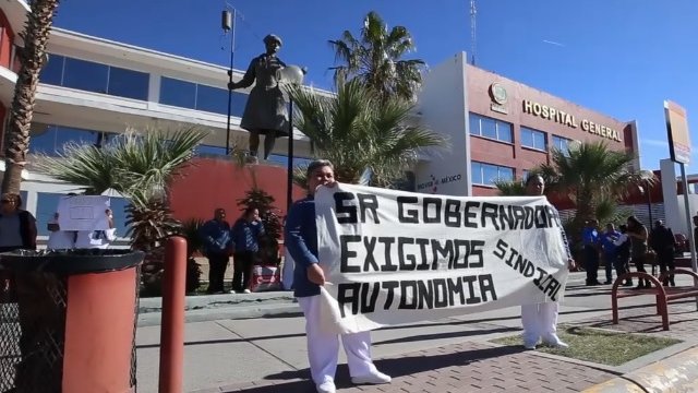Protestan empleados del Hospital General por bajos salarios en Juárez