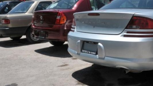 Chihuahua en el limbo de la regularización de carros chuecos