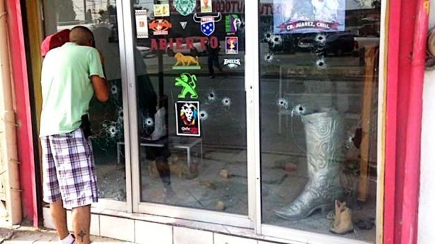 Rafaguearon una tienda de botas en Juárez, sin que hubiera heridos