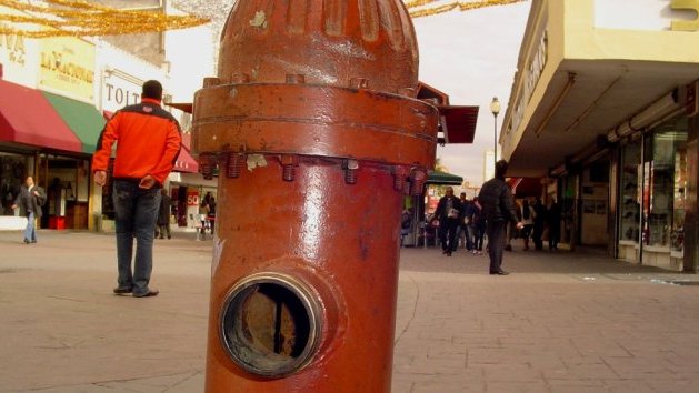 Sigue sin agua el hidrante de la desgracia en la Líber