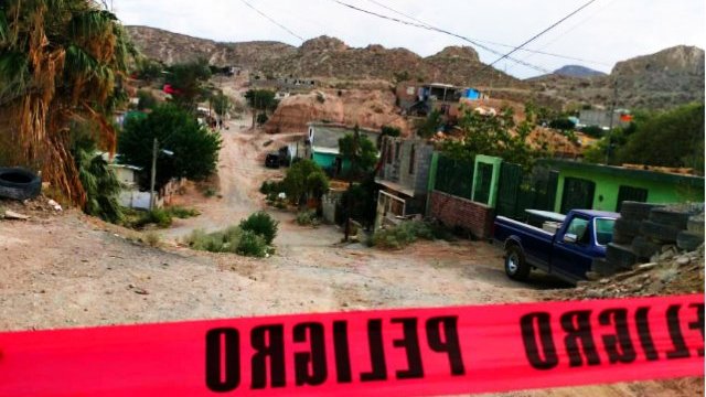 Hallan el cuerpo encobijado de una mujer en el Poniente de Juárez