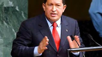 Reaparece Chávez y trata de calmar inquietudes