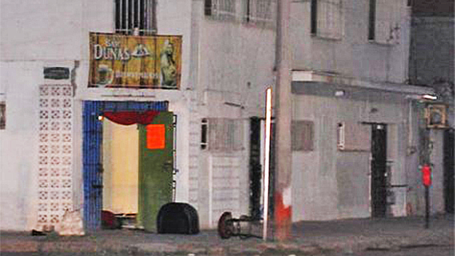 Asesinan a dos en balacera en Bar Dunas, en Juárez