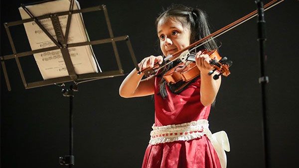 La Escuela Superior de Bellas Artes Víctor Puebla celebra fin de curso con recital de violín