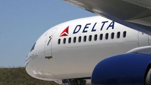 Avión de Delta aterriza de emergencia en Alabama