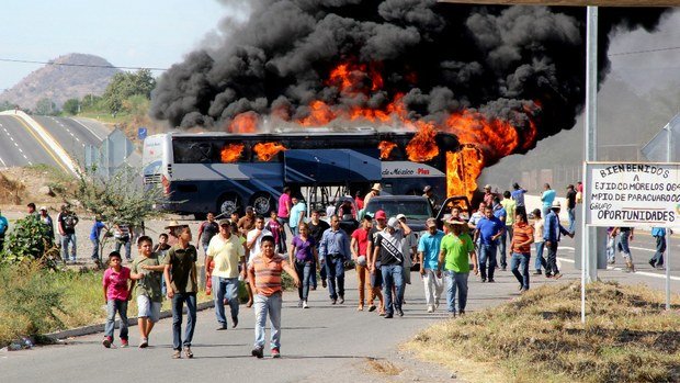 Una semana ya, de bloqueos en Michoacán