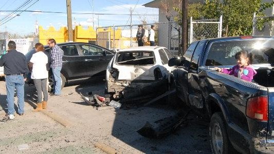Accidente de tres vehículos, provocado por ebriedad