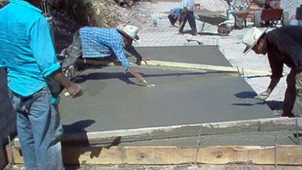 Obtienen, con movilización, material para techos de concreto, en Juárez