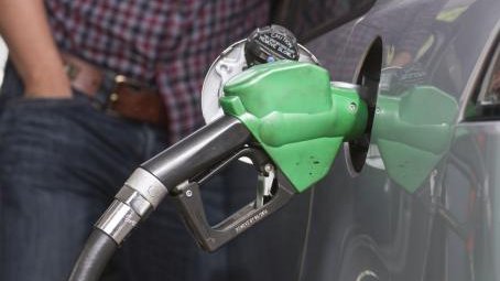 Precio de la gasolina bajaría si Hacienda aplica ajustes ya iniciados