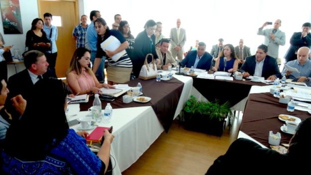 Abandonan diputados mesa de la Reforma Electoral, en Chihuahua
