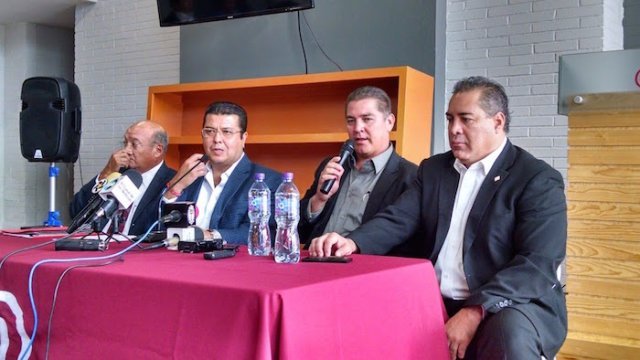 Cámara de la construcción pone al director de Obras Públicas en Juárez