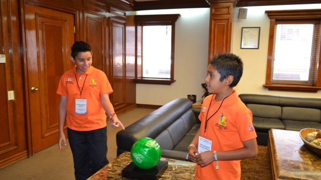 Conviven niños empresarios de Coparmex en despacho presidencial