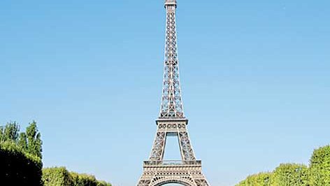 Cumple Torre Eiffel sus primeros 124 años