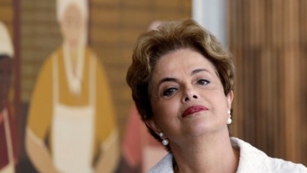 Rousseff propone referendo para avivar la democracia en Brasil