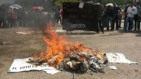 Encapuchados atacan casillas en Oaxaca