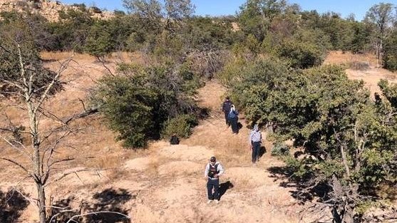 Buscan en fosa clandestina de Chihuahua a 50 desaparecidos