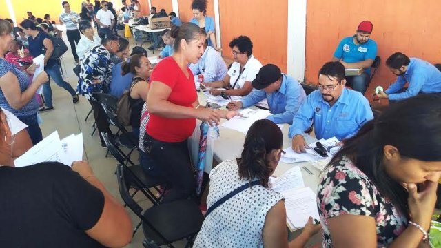 Aplica Municipio de Chihuahua programa de materiales en colonias antorchistas