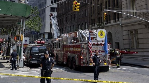 Diez heridos en NY al caer carga de una grúa