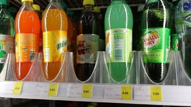 Proponen etiquetar refrescos como peligrosos para la salud