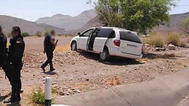 Se les fugan delincuentes a policía después de persecución de Chihuahua a Rosales