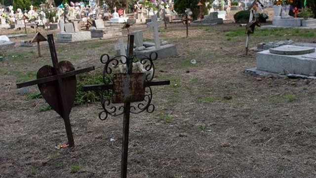 Muere niña tras caerle lápida en panteón de Ojinaga, Chihuahua