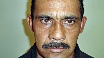 Custodio de CERESO de Juárez entregaba armas a reos de un grupo criminal