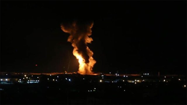 Aviones de guerra israelíes bombardean la Franja de Gaza