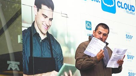 Telmex borra ahorros de LDN para clientes y les impone servicios