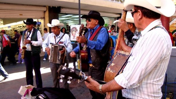 Presentarán documental sobre músicos de la calle Libertad en la Cineteca Chihuahua