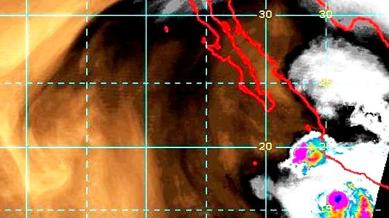 Sube huracán Cristina a categoría 4 frente a costas del Pacífico Sur
