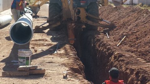 Instala la JMAS gran conducto de agua en Villa Juárez