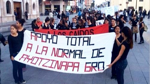 Marchan en Chihuahua por desaparecidos de Ayotzinapa