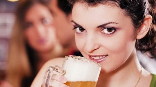 Los beneficios de la cerveza en la belleza femenina