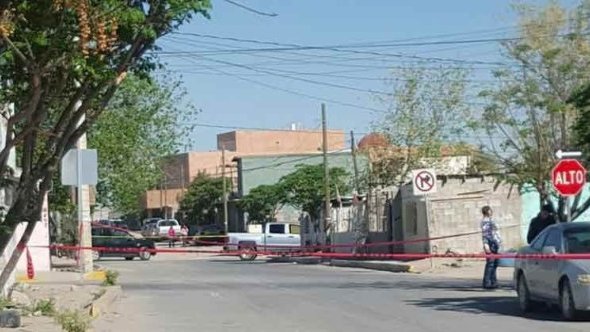 Ejecutan a un hombre frente a escuela primaria, en Juárez