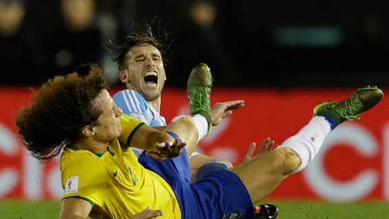 Siguen de capa caída; Argentina y Brasil firman empate