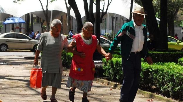 Adultos mayores serán el 14.8% de la población en el 2030 en México