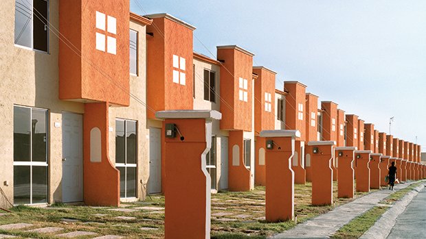 Las ruinas que dejó el boom de la vivienda popular en México
