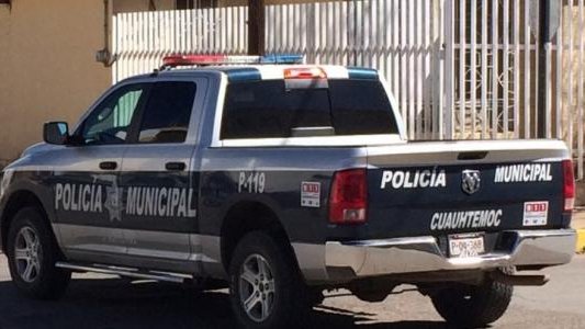 Encapuchado asalta un comercio en Cuauhtémoc, a mano armada