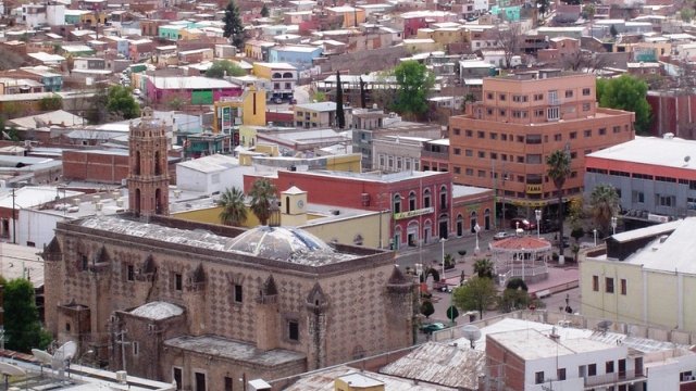 Encabeza gobernador inicio de trabajos de remodelación en Parral