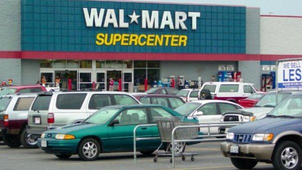 Walmart despide a empleado por honesto